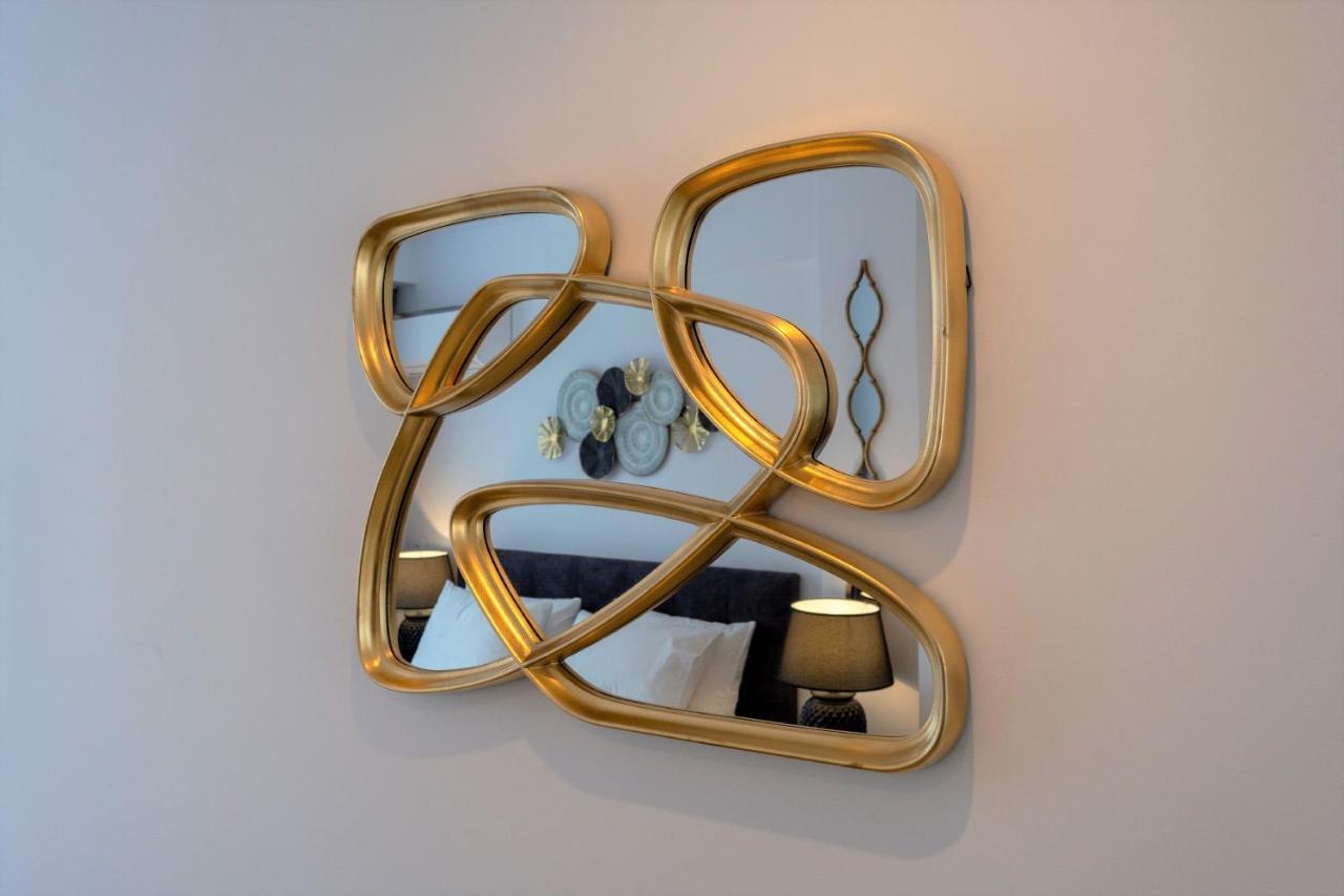 Dema Luxury Suites - Perikleous E8 アテネ エクステリア 写真