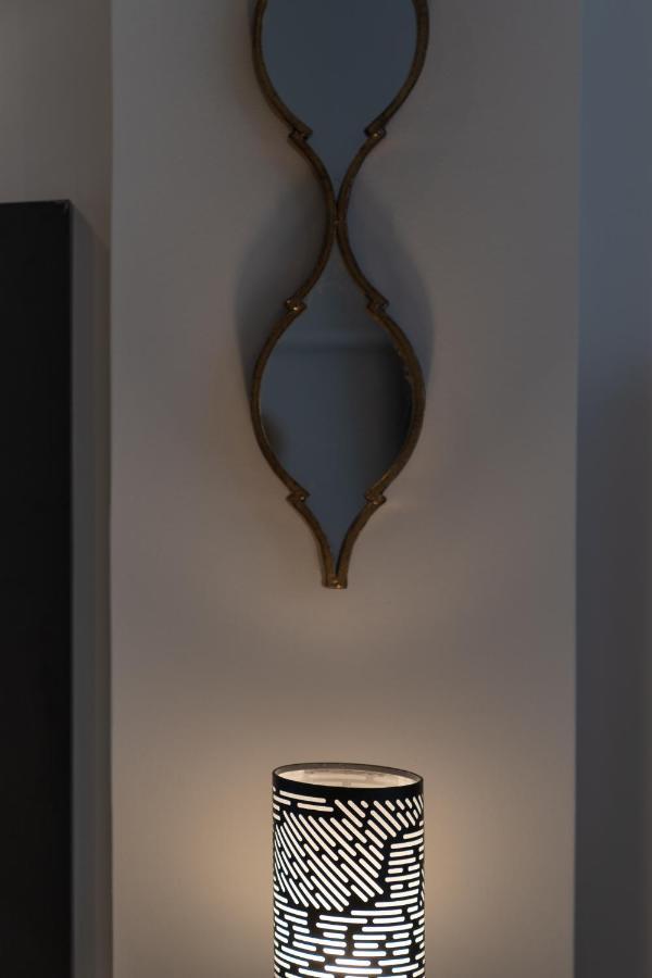Dema Luxury Suites - Perikleous E8 アテネ エクステリア 写真